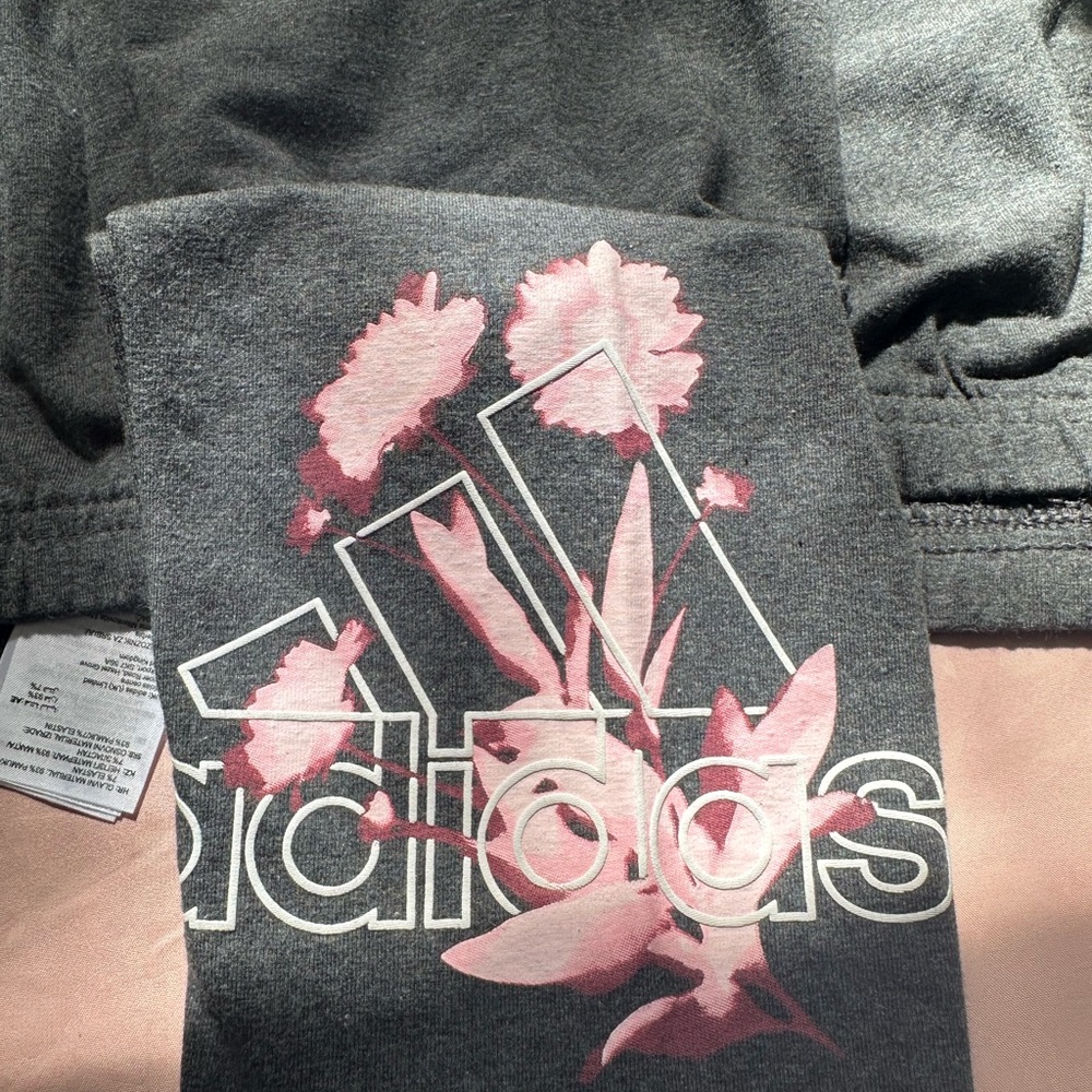 🆕Reebok, Adidas & Levi’s Athletic Bundle - Picture 12 of 16